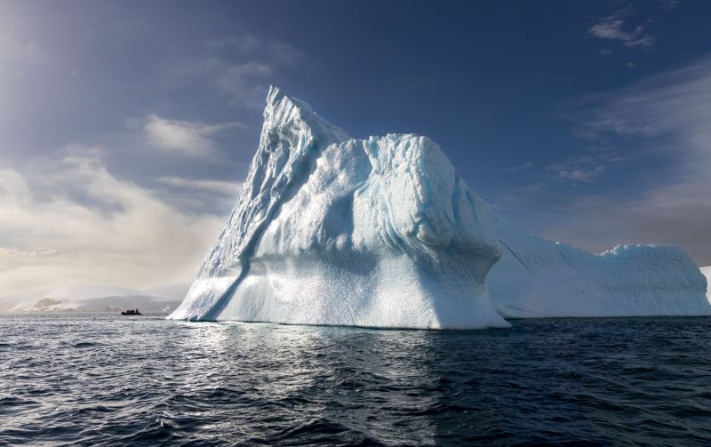 Zodiac vs Iceberg